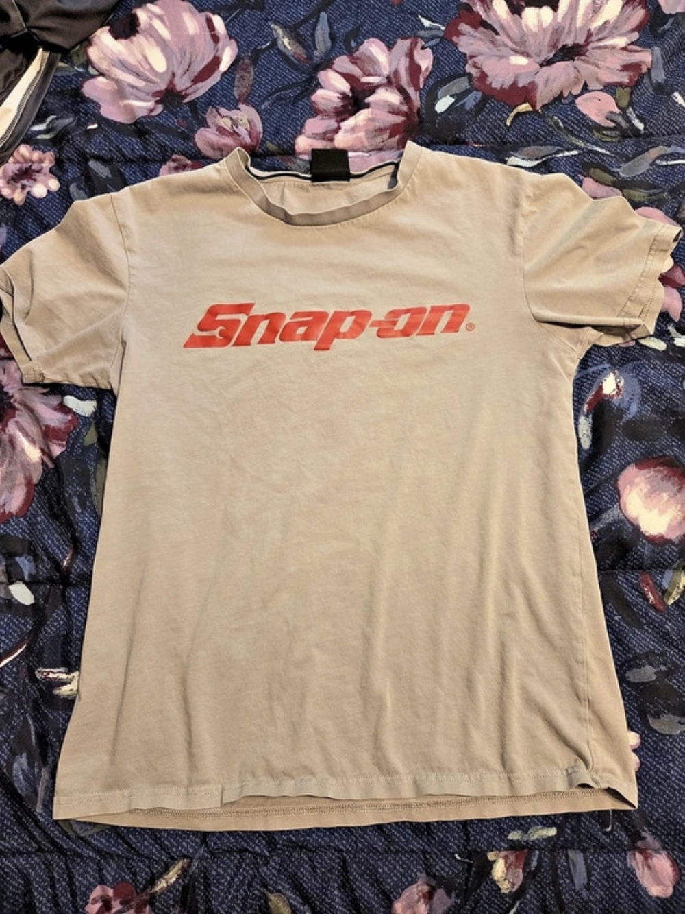 Women's Snap-on Gray Cotton Graphic Tee Size Large